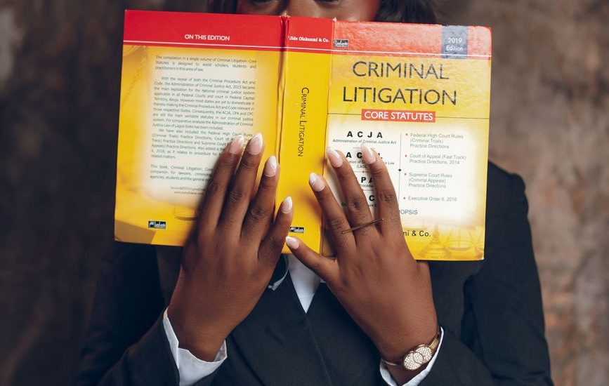 Avocate droit pénal en consultation juridique